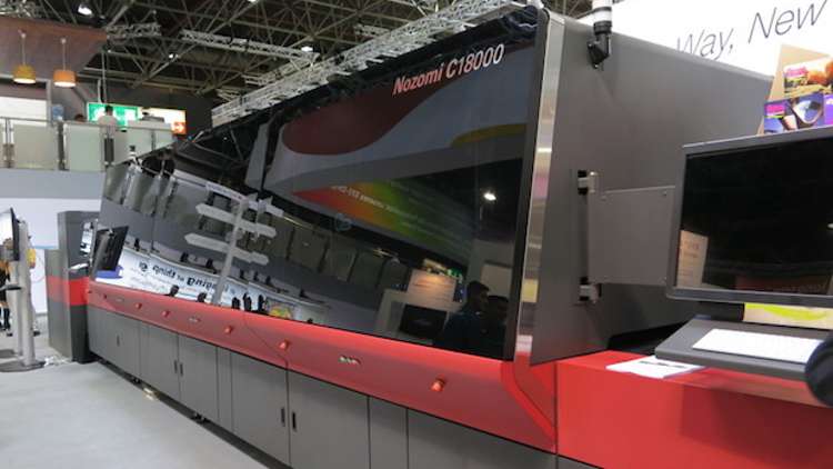 The executives are the very first users of EFI's groundbreaking single-pass LED inkjet corrugated board digital press, the EFI Nozomi C18000.