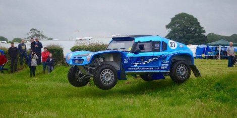 The company has recently relied on HEXIS’s innovative solutions for two prestigious vehicle wrapping projects: one involving an off-road rally car; the other focused on protecting a brand new Tesla Model S.