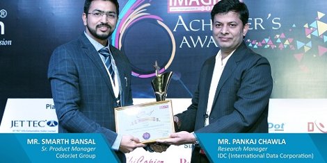 ColorJet's Smarth Bansal receiving the award