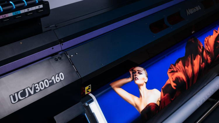 Hybrid will be showing models from the Mimaki UCJV Series LED UV printer/cutters.