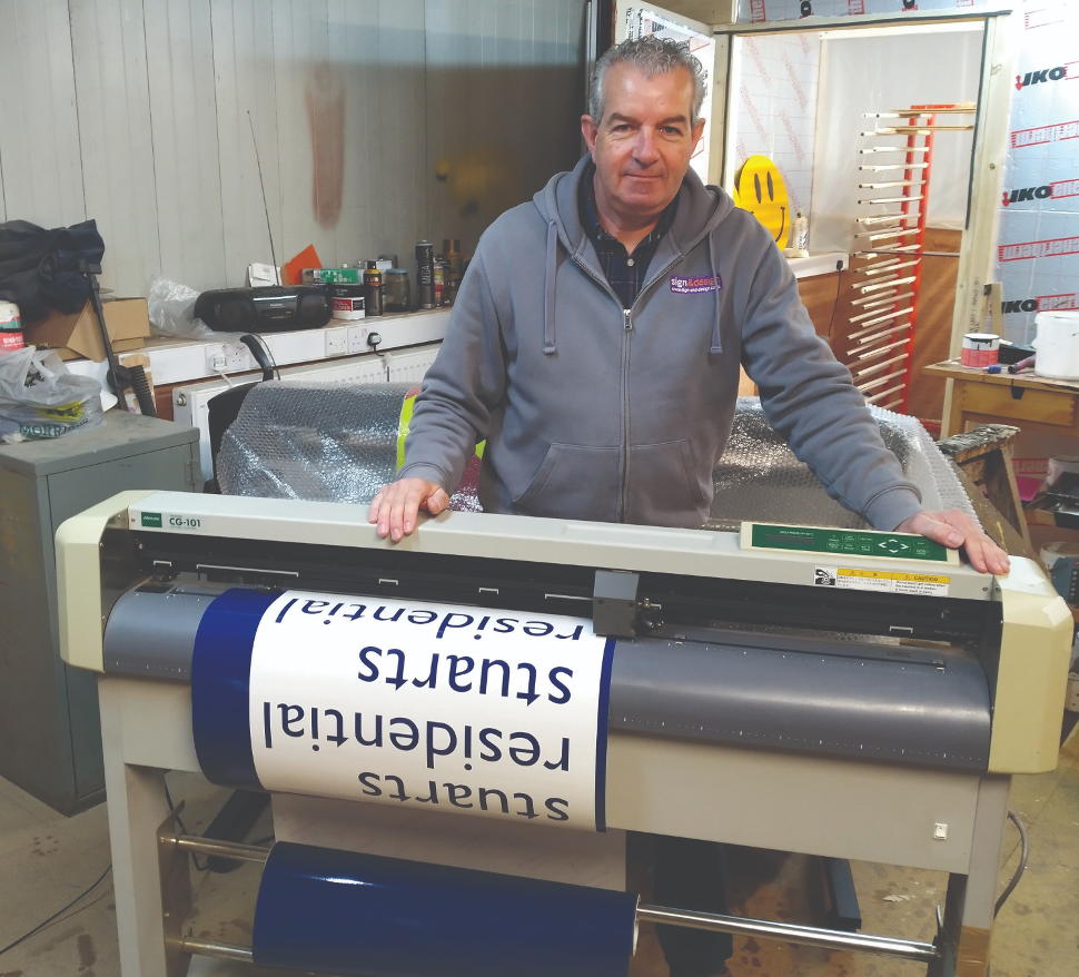 CG 101 cutting plotter 3