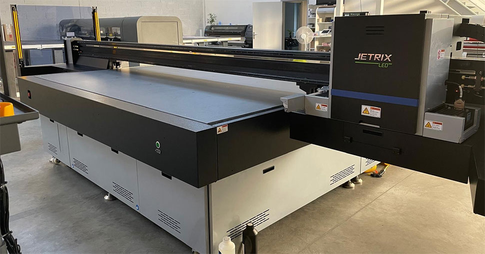 Global signa France adds JETRIX LXi7 to extensive printer range.