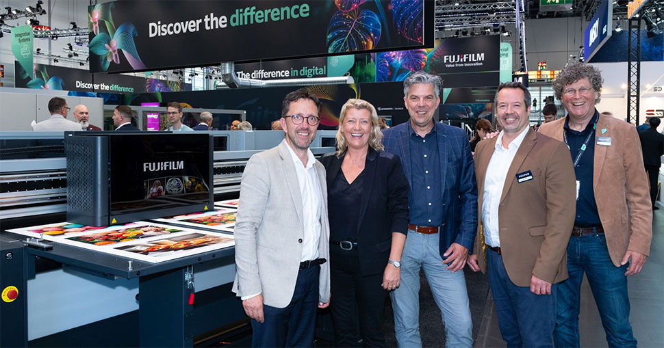 Fujifilm and IGEPA Belux agree strategic partnership at drupa 2024.