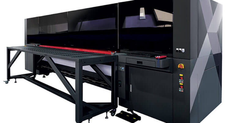 JETRIX XAR320-Hybrid flatbed and 3.2m roll-roll printer